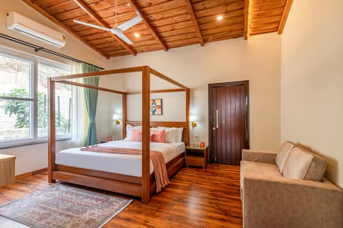 Twin Chalets | 4-BHK  Pet-friendly Escape With Valley-facing lawn, Terrace & 2 Living Rooms – 4 bedroom villa in Nainital, Uttarakhand