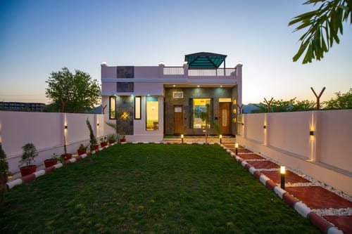 Parvam Retreat | Charming Pet-friendly 2-BHK Villa With Private Pool, Garden, Terrace & Aravali Hill Views – 2 bedroom villa in Udaipur, Rajasthan