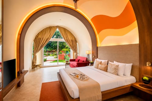 Tanira Farms Moonrise | Contemporary Pet- friendly Igloo Cottage with Pool, Bar and Garden – 1 bedroom villa in Bengaluru, Karnataka