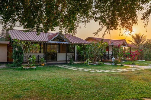 Meadow Suite Room 2 w/ Jacuzzi @ Ever Falls – 1 bedroom villa in Karjat, Maharashtra