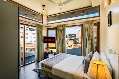 The Jazminn Skyglass | 3-BHK Pet-friendly Apartment with Balcony | Near Bengaluru Palace – 3 bedroom villa in Bengaluru, Karnataka