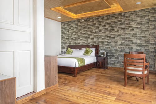 Stone Cottage | Mountain-view | Patio | Kufri – 1 bedroom villa in Shimla, Himachal Pradesh
