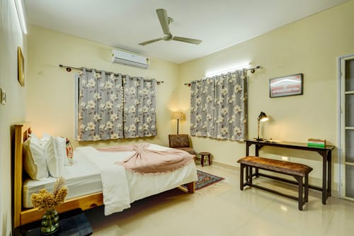 Saffron Breeze | 1-Room in an Apartment with Shared Living, Dining, Lift & Balcony | Women Only – 1 bedroom villa in Bengaluru, Karnataka
