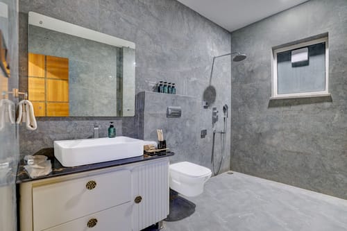 Amaltas | 4 BHK Countryside Hideaway With Pvt Pool, Lush Garden & 360 Aravalli Views