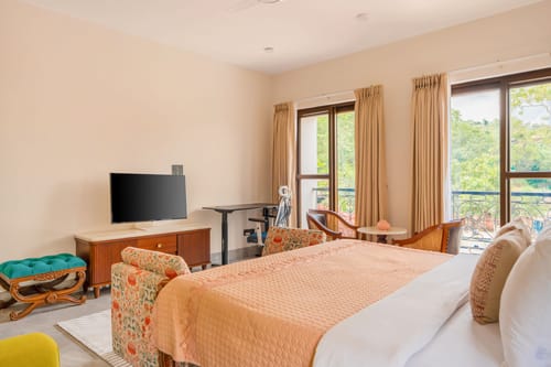 Casa Verdea | 4-BHK Villa With Private Pool & Lift; Near Popular Restaurants