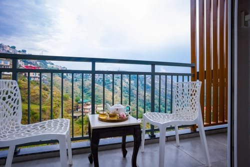Cliff Vallis | Hill View 3-BHK Apartment with Balcony & Common Play Zone – 3 bedroom villa in Shimla, Himachal Pradesh