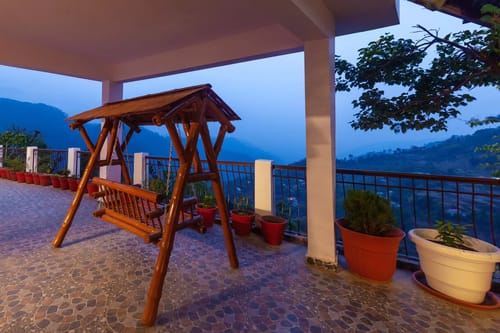 Amara Dawn | 4-BHK | Near Nainital Lake | Hill Views | Pet friendly  – 4 bedroom villa in Nainital, Uttarakhand