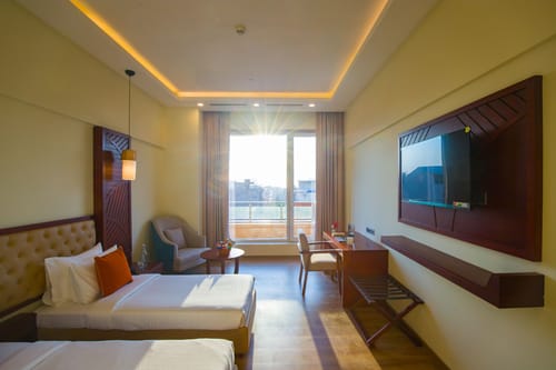 Eternal Oasis City View Suite | Elegant 1-Room Suite With Restaurant, Banquet Hall & Lift