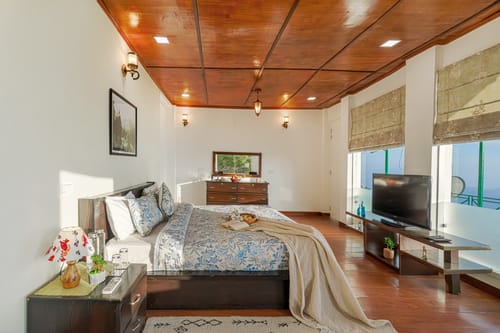 Berlin House | 4-BHK Pet-friendly Villa with Outdoor Seating & Perfect Sunset, Sunrise & Valley Views – 4 bedroom villa in Kasauli, Himachal Pradesh