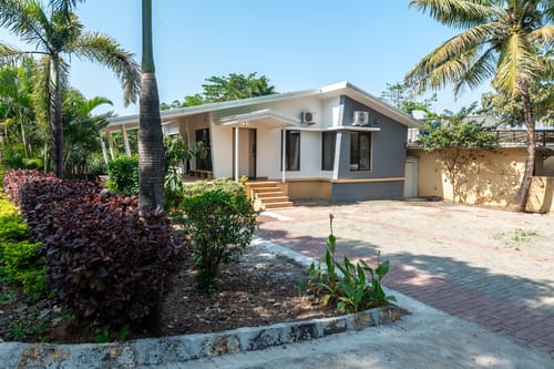 Energise Soul Retreat | Pet-friendly 3-BHK With Outdoor Patio | 15 Mins from Trimbakeshwar Jyotirlinga Temple – 3 bedroom villa in Nashik, Maharashtra