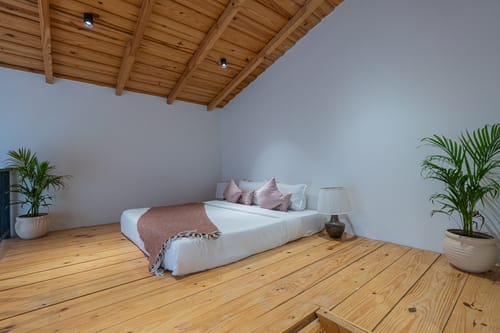 Lakefront | 4-BHK Villa with Common Patio Seating, Attic and Outdoor Dining Area – 4 bedroom villa in Bhimtal, Uttarakhand