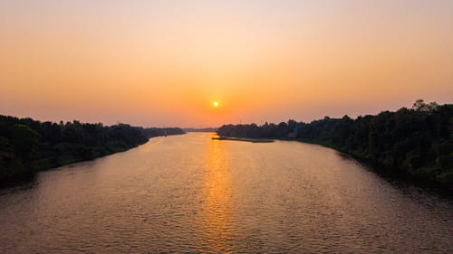 Vintage Retreat | 5-BHK Riverfront Heritage Villa With Speed Boat, Ayurvedic Spa & Cultural-Themed Rooms Near Malayattoor – 5 bedroom villa in Kochi, Kerala