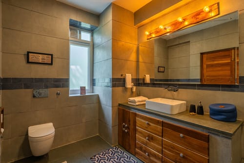 Shamrock Riverfront – 5 bedroom villa in Manali, Himachal pradesh