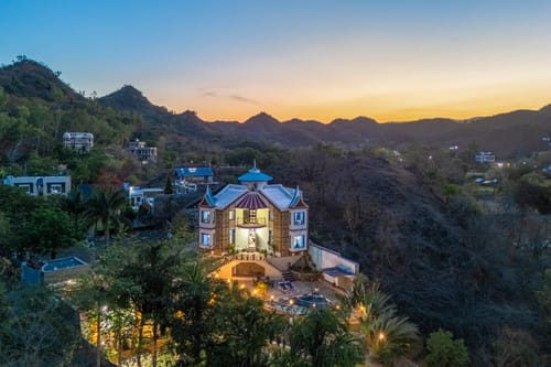 Blue Marble – 5 bedroom villa in Udaipur, Rajasthan