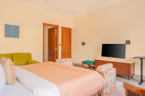 Casa Verdea | 4-BHK Villa With Private Pool & Lift; Near Popular Restaurants