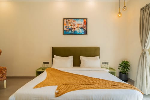 Laguna Camellia | Opulent 4-BHK Getaway Near Popular Beaches With Private Pool, Balcony & Indoor Bar