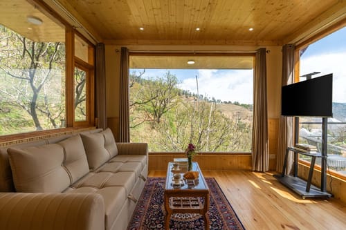 Plum @ The Orchard Song with Jacuzzi – 2 bedroom villa in Shimla, Himachal pradesh