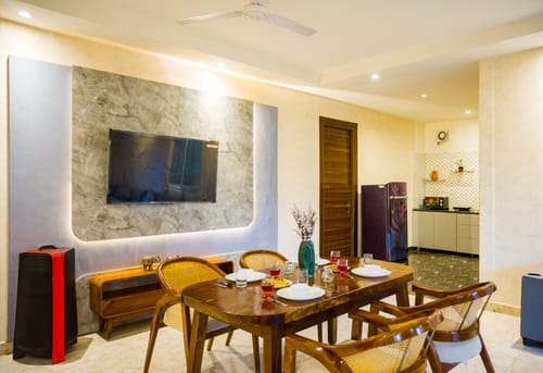 Krishna Manor | 3-BHK Farmhouse With Private Pool & Lush Garden | Near Noida Expressway – 3 bedroom villa in Delhi Ncr, Delhi