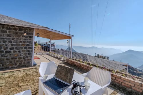 Top Tibba-Hilltop Stone Chalet 2 – 1 bedroom villa in Mussoorie, Uttarakhand