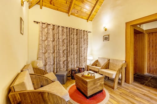 Mystwood | 3-BHK Pet-friendly Retreat With Garden, Gaming Zone & Lounge Area – 3 bedroom villa in Nainital, Uttarakhand