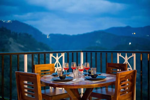 Pine Shadow Fuchsia | Hillside Retreat With Picturesque Balcony & Restaurant – 1 bedroom villa in Shimla, Himachal Pradesh