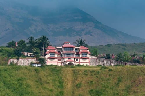 Vista Dazzle – 6 bedroom villa in Karjat, Maharashtra