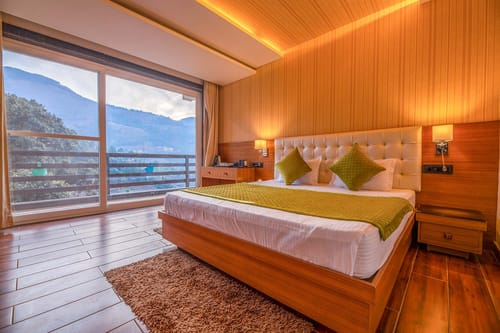 4 Rooms @ Golden Bliss Cottage - Ramgarh – 4 bedroom villa in Nainital, Uttarakhand