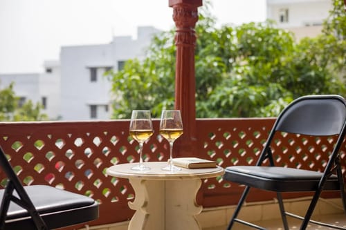 Abhimanyu Mansion Sapphire | 4-BHK Heritage Haveli With Outdoor Dining Area & Garden in City Centre – 4 bedroom villa in Udaipur, Rajasthan