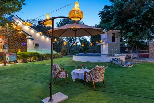 Crystal Farms | Pet-friendly 3-BHK Farmhouse with Private Pool, Bar, Garden & Elegant British Interiors | Close to Qutub Minar – 3 bedroom villa in Delhi NCR, Delhi
