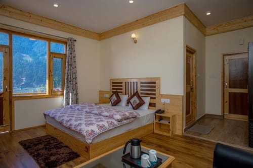 Stonehurst Cottage – 5 bedroom villa in Manali, Himachal Pradesh