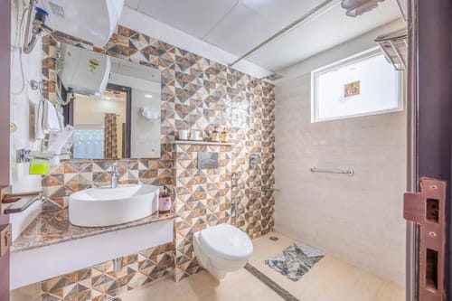Kingdom Heartz |  Cosy Pet-friendly Studio Apartment With Balcony, Common Pool, Common Garden & Restaurant – 1 bedroom villa in Nainital, Uttarakhand