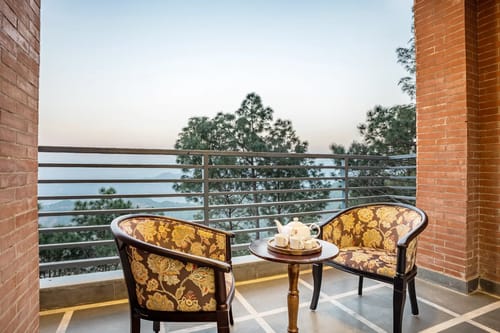 Skyline Brook | Cosy 2-BHK Apt With Scenic Views – 2 bedroom villa in Kasauli, Himachal Pradesh