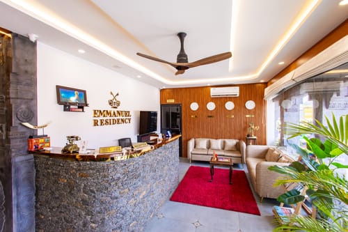 Emmanuel Residency | Suite with Private Jacuzzi | Easy Access to Lulu Mall & City Metro – 1 bedroom villa in Kochi, Kerala