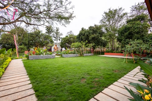 Tanira Farms Moonrise | Contemporary Pet- friendly Igloo Cottage with Pool, Bar and Garden – 1 bedroom villa in Bengaluru, Karnataka