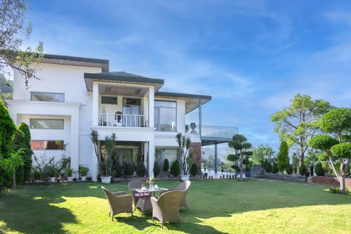Haze @ Aykon Estate W/ Outdoor Pool – 3 bedroom villa in Kasauli, Himachal Pradesh