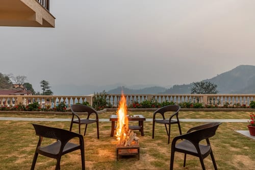 Twin Chalets | 4-BHK  Pet-friendly Escape With Valley-facing lawn, Terrace & 2 Living Rooms – 4 bedroom villa in Nainital, Uttarakhand