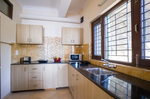 Pine View Cottage | Pet-friendly 3-BHK Himalayan Retreat with Scenic Sit-Out Areas