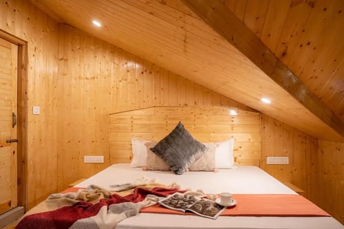 Jibhi Peaks Duplex Cottage With A Hot Tub