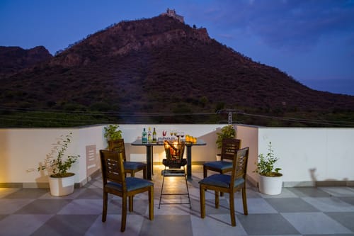Kasturi | Pet-Friendly Rooms With Views of Sajjangarh Palace & Plunge Pool – 2 bedroom villa in Udaipur, Rajasthan
