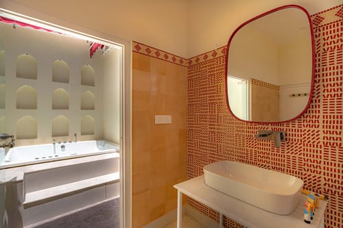 Khohar Haveli - Gurgaon W/ Breakfast Included