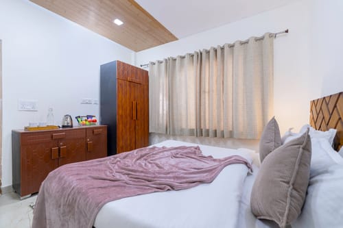 Vyasa | 3-BHK Cottage With Private Balcony & Hill Views | 5 mins From Mussoorie Lake – 3 bedroom villa in Mussoorie, Uttarakhand