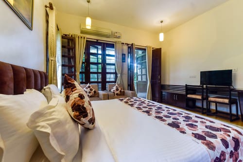 Lake and Hill | Pet-friendly 3-BHK Retreat With Private Pool, Garden, Gazebo & Majestic Aravali Views – 3 bedroom villa in Udaipur, Rajasthan