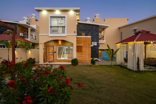 Palazao | Country-Style 3-BHK Villa with Private pool, Gazebo and Landscaped Garden – 3 bedroom villa in Udaipur, Rajasthan