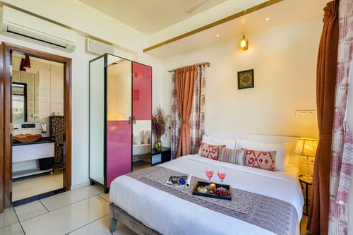 The Jazminn Skyglass | 3-BHK Pet-friendly Apartment with Balcony | Near Bengaluru Palace – 3 bedroom villa in Bengaluru, Karnataka