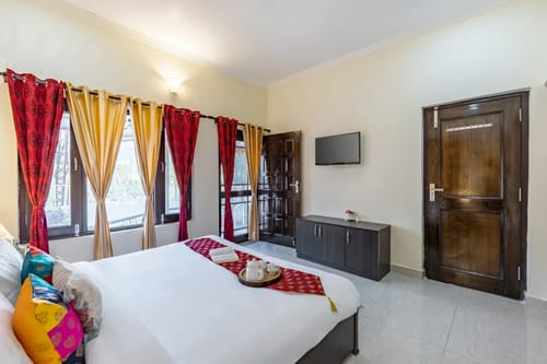 Cozy Nest | 2-BHK | Garden | Balcony | Swing | Bathtub | Bonfire Area  – 2 bedroom villa in Nainital, Uttarakhand