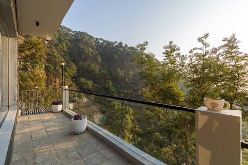 Aura @ Ridge of Twilight W/ Jacuzzi – 3 bedroom villa in Kasauli, Himachal Pradesh