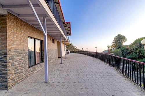 Vyasa Resorts | 2-BHK Duplex Cottage With Lounge Area, Balcony & Picturesque Hill Views| 5 mins From Mussorie Lake – 2 bedroom villa in Mussoorie, Uttarakhand