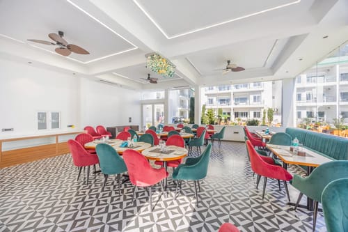 Kingdom Heartz | Elegant Pet-friendly 2-BHK Apartment With Balcony, Common Pool, Common Garden & Restaurant  – 2 bedroom villa in Nainital, Uttarakhand