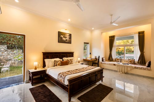 Mandovar Mountain Valley Retreat | 4 Room Pet-friendly Suite In a Private Estate with Shared Pool, Garden, Restaurant & Hill Views – 4 bedroom villa in Udaipur, Rajasthan