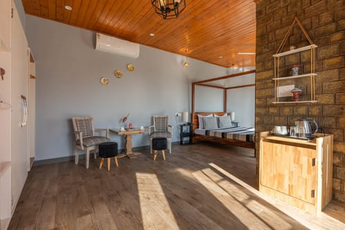 Serene w/ Outdoor Bonfire – 6 bedroom villa in Kasauli, Himachal Pradesh
